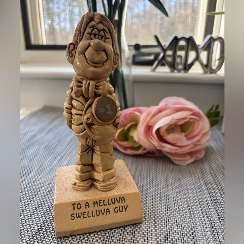 CLEARANCE: Paula & Co 1971 Statue Helluva Swelluva Guy Winner